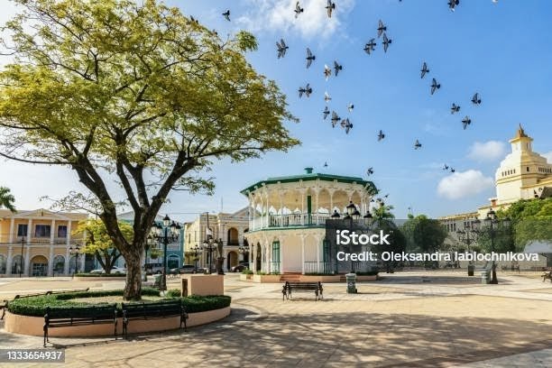 istockphoto-1333654937-612x612~2